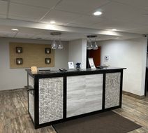 Holiday Inn Express & Suites Lobby