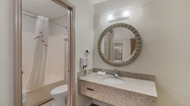 Red Roof Inn Crossville Room