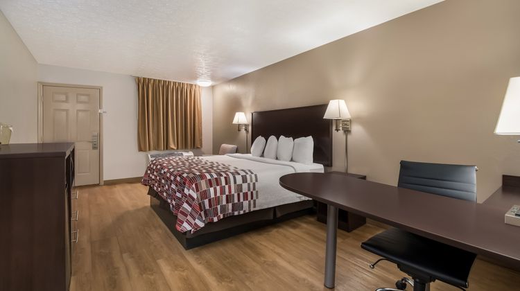 Red Roof Inn Crossville Room