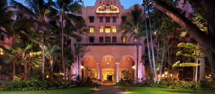 The Royal Hawaiian, A Luxury Collection Exterior