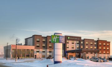Holiday Inn Express Suites Moose Jaw