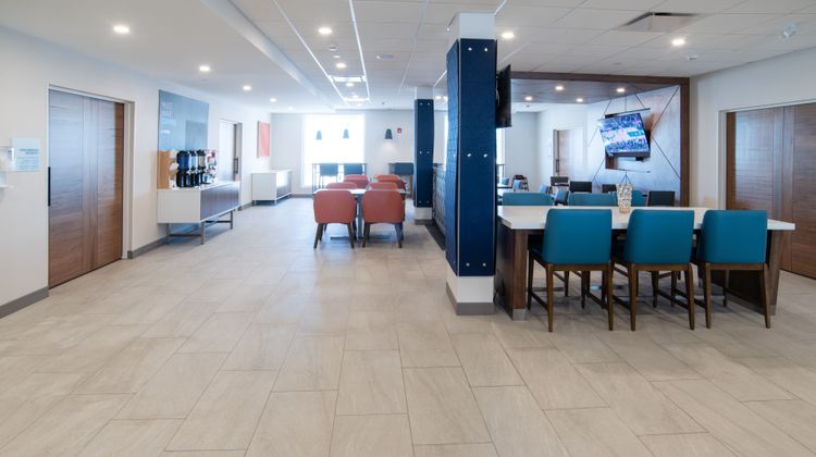 Holiday Inn Express Suites Moose Jaw Restaurant