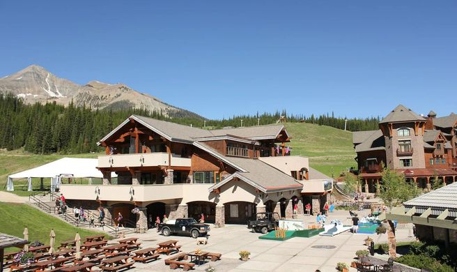Huntley Lodge Exterior