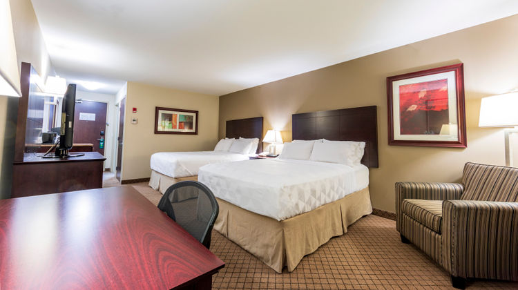 Holiday Inn Hotel & Suites Kamloops Room