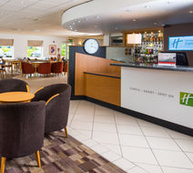 Holiday Inn Express Gloucester South Exterior