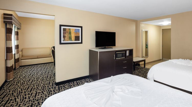 Holiday Inn Poughkeepsie Suite