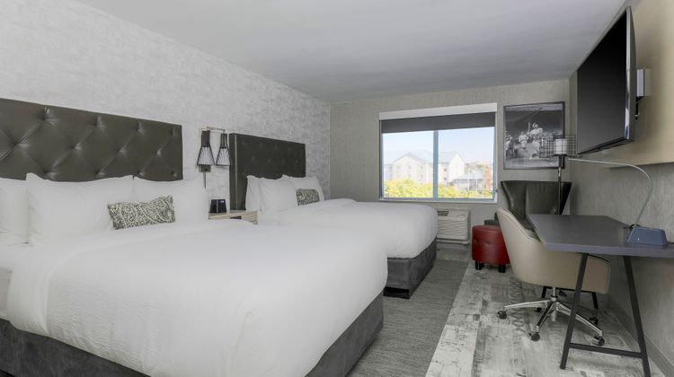 Four Points by Sheraton Downtown Room