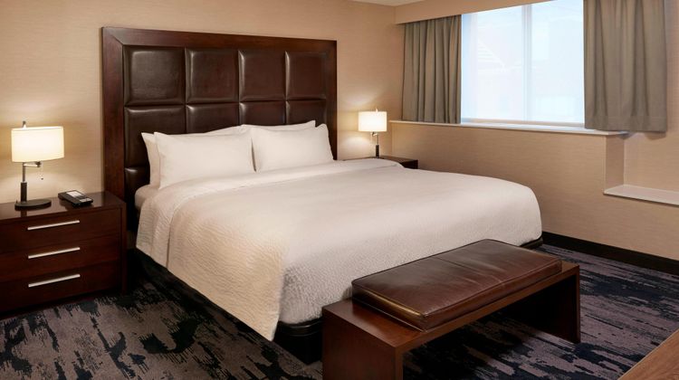 Fairfield Inn & Suites Montreal Downtown Suite