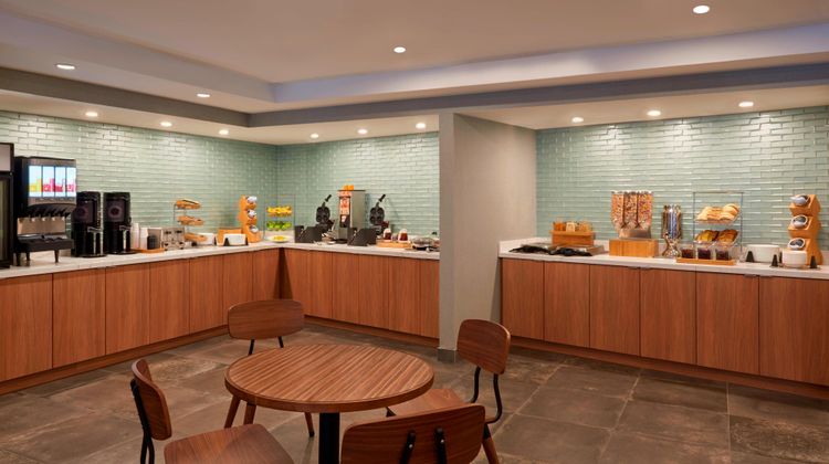 Fairfield Inn & Suites Montreal Downtown Restaurant