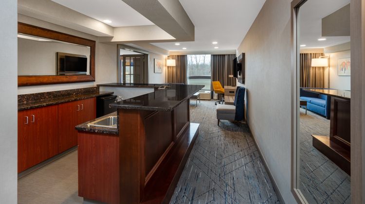 Holiday Inn Express & Suites Room