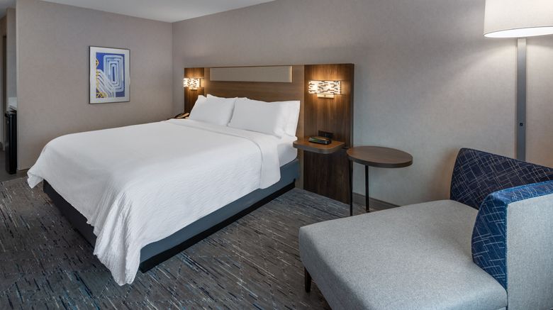 <b>Holiday Inn Express & Suites Room</b>. Images powered by <a href="https://www.leonardoworldwide.com/" title="Leonardo Worldwide" target="_blank">Leonardo</a>.