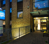Holiday Inn Express Hemel Hempstead Exterior