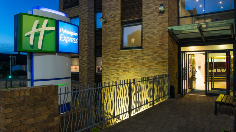 <b>Holiday Inn Express Hemel Hempstead Exterior</b>. Images powered by <a href="https://www.leonardoworldwide.com/" title="Leonardo Worldwide" target="_blank">Leonardo</a>.