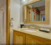 Mountain Grand Lodge and Spa Room