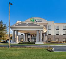 Holiday Inn Express & Suites Perry Exterior
