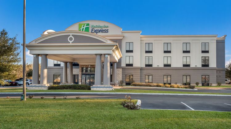 Holiday Inn Express & Suites Perry Exterior
