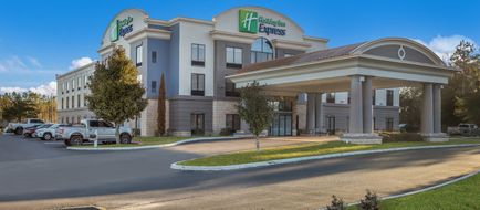 Holiday Inn Express & Suites Perry Exterior