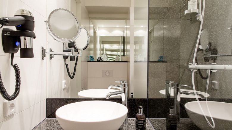 <b>Motel One Ulm Room</b>. Images powered by <a href="https://www.leonardoworldwide.com/" title="Leonardo Worldwide" target="_blank">Leonardo</a>.
