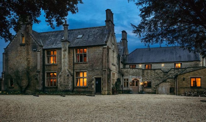 Stanton Manor Hotel & Gallery Restaurant Exterior