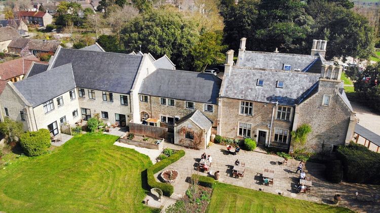 Stanton Manor Hotel & Gallery Restaurant Exterior