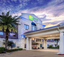 Holiday Inn Express & Suites Beaumont NW Exterior