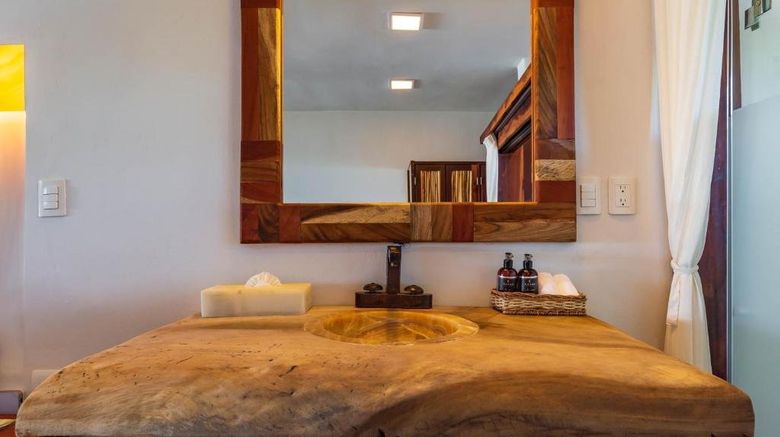 <b>Kanan Tulum Room</b>. Images powered by <a href="https://www.leonardoworldwide.com/" title="Leonardo Worldwide" target="_blank">Leonardo</a>.