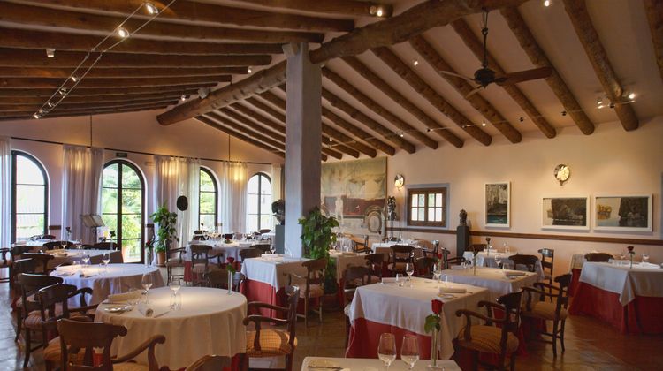 Hotel La Reserva Rotana Restaurant