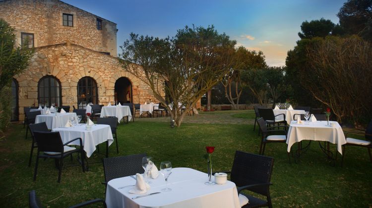Hotel La Reserva Rotana Restaurant