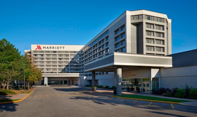 Toronto Airport Marriott Hotel Exterior