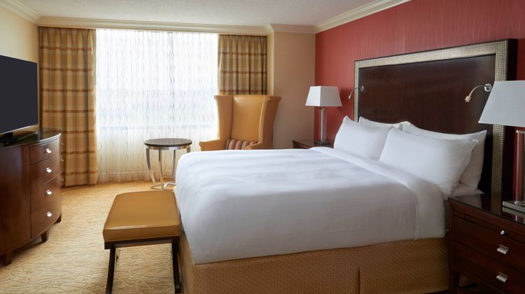 Toronto Airport Marriott Hotel Suite