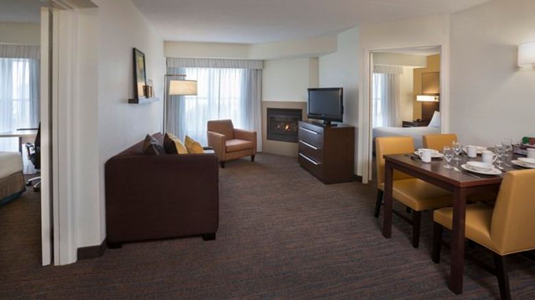 <b>Cambridge Suites Mississauga Suite</b>. Images powered by <a href="https://www.leonardoworldwide.com/" title="Leonardo Worldwide" target="_blank">Leonardo</a>.