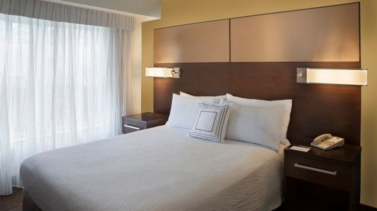 Cambridge Suites Mississauga Suite