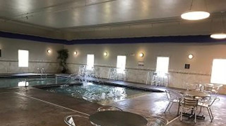 La Quinta Inn & Suites Minot Pool