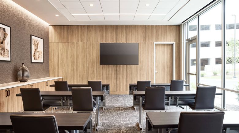 <b>AC Hotel by Marriott Atlanta Perimeter Meeting</b>. Images powered by <a href="https://www.leonardoworldwide.com/" title="Leonardo Worldwide" target="_blank">Leonardo</a>.