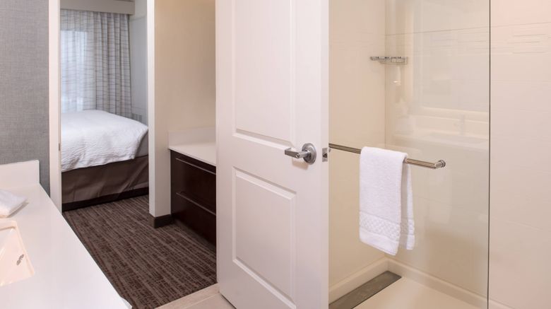 <b>Residence Inn St. Louis Westport Room</b>. Images powered by <a href="https://www.leonardoworldwide.com/" title="Leonardo Worldwide" target="_blank">Leonardo</a>.