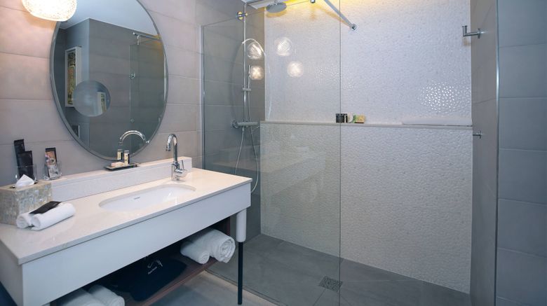 <b>Renaissance Aix-en-Provence Hotel Room</b>. Images powered by <a href="https://www.leonardoworldwide.com/" title="Leonardo Worldwide" target="_blank">Leonardo</a>.