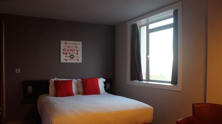 Midland Hotel Room
