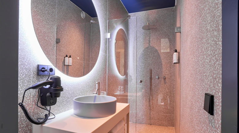 <b>Heavens Hotel Hoorn Room</b>. Images powered by <a href="https://www.leonardoworldwide.com/" title="Leonardo Worldwide" target="_blank">Leonardo</a>.