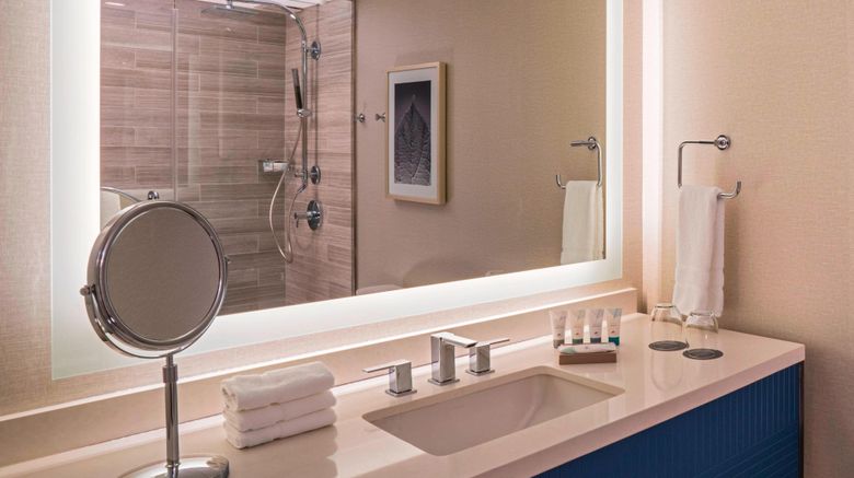 <b>The Westin Oaks Houston at the Galleria Room</b>. Images powered by <a href="https://www.leonardoworldwide.com/" title="Leonardo Worldwide" target="_blank">Leonardo</a>.