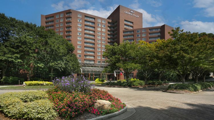Crowne Plaza Perimeter at Ravinia Exterior