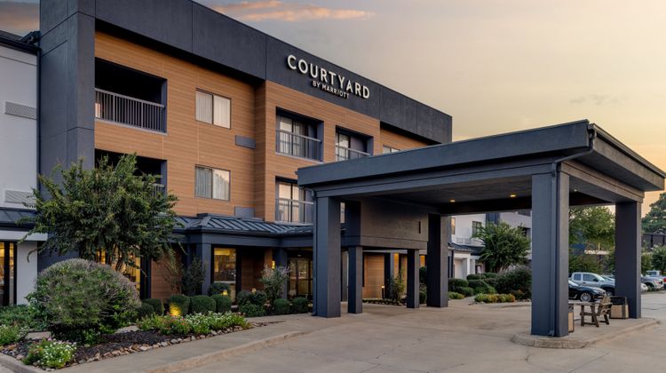 Courtyard by Marriott Shreveport Airport Exterior