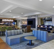 Courtyard by Marriott Shreveport Airport Lobby