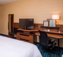 Fairfield Inn & Suites St Louis Westport Room