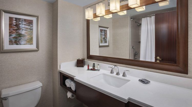 Philadelphia Airport Marriott Room