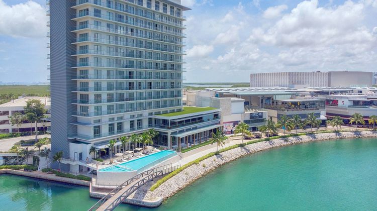 Renaissance Cancun Resort & Marina Exterior