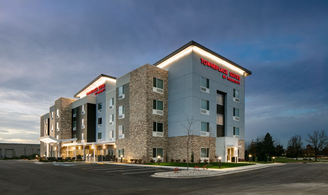 TownePlace Suites Oconomowoc Exterior