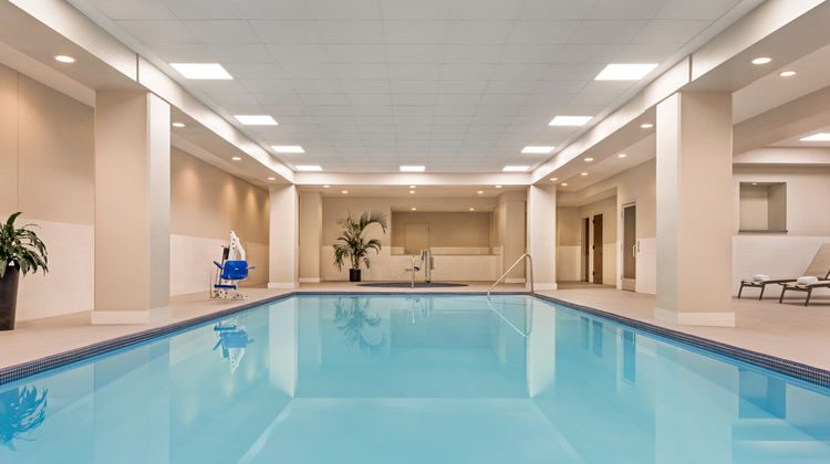 Crowne Plaza Cleveland at Playhouse Sq Pool