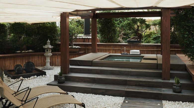 <b>Romeo Hotel Exterior</b>. Images powered by <a href="https://www.leonardoworldwide.com/" title="Leonardo Worldwide" target="_blank">Leonardo</a>.