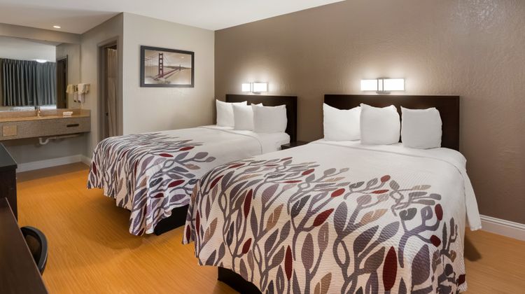 Red Roof Inn Stockton Room
