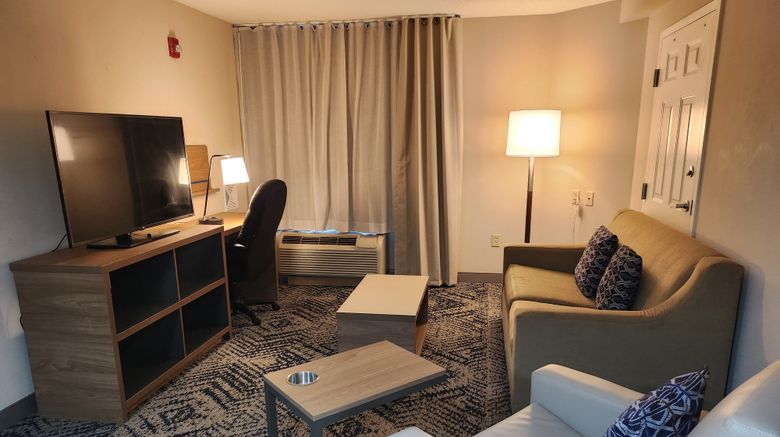 <b>Candlewood Suites Suite</b>. Images powered by <a href="https://www.leonardoworldwide.com/" title="Leonardo Worldwide" target="_blank">Leonardo</a>.